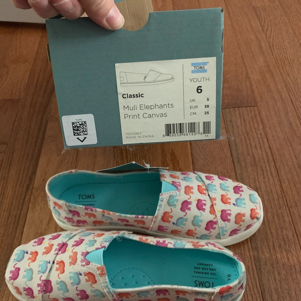 Youth TOMS multi elephants size 6